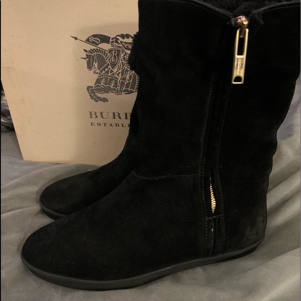 🌟Host Pick🌟 Burberry Stanleigh Weather Flatankle Boot